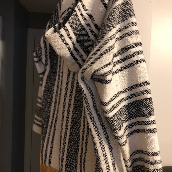 Sweater - Picture 4 of 4